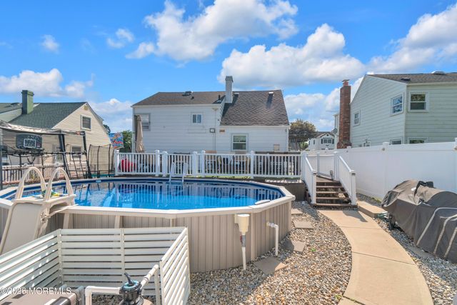 4 Carter Place, Parlin, NJ 08859