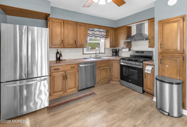 4 Carter Place, Parlin, NJ 08859