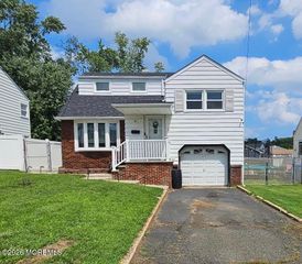 4 Carter Place, Parlin, NJ 08859