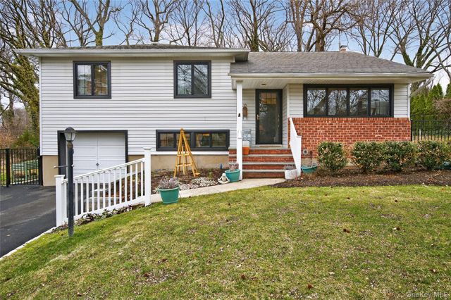 59 Grist Mill Lane, Huntington, NY 11743