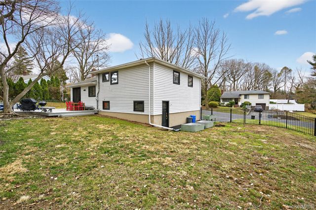 59 Grist Mill Lane, Huntington, NY 11743