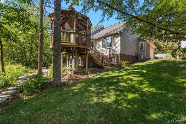 59213 Carriage Lane, Lyon Charter Township, MI 48178