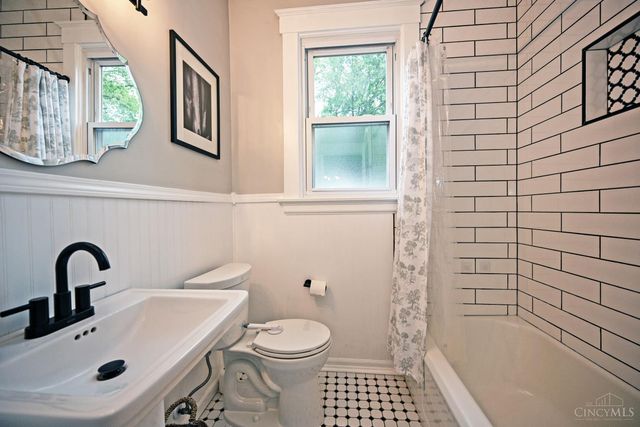 4220 Eileen Drive, Cincinnati, OH 45209