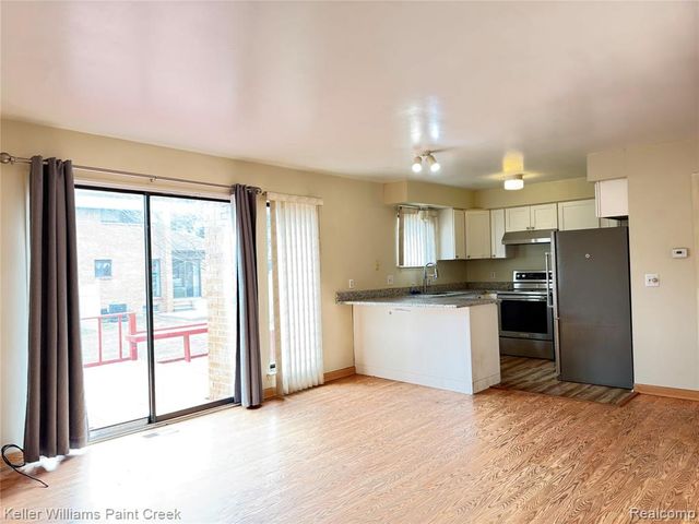 2038 Roman Court, Warren, MI 48092