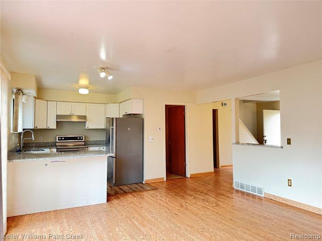 2038 Roman Court, Warren, MI 48092