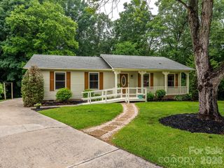 6060 Acadian Woods Drive, Charlotte, NC 28227