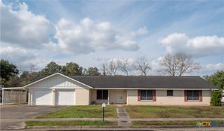 301 Birchwood Drive, Victoria, TX 77901