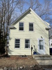 9 A St, Hopkinton, MA 01748