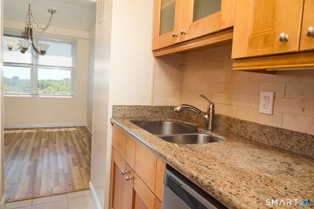 2625 Park Avenue 7S, Bridgeport, CT 06604