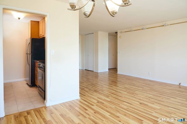 2625 Park Avenue 7S, Bridgeport, CT 06604