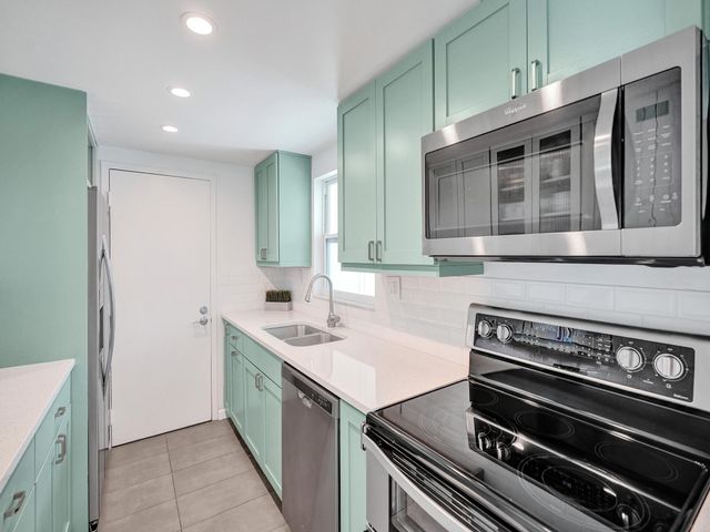 720 Bayshore Drive 302, Fort Lauderdale, FL 33304