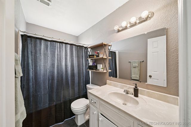 2613 S Sycamore Avenue, Broken Arrow, OK 74012