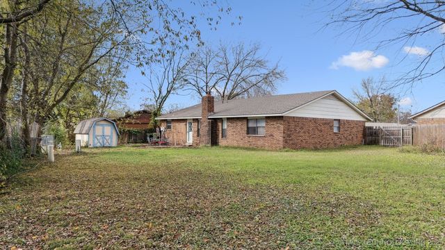 2613 S Sycamore Avenue, Broken Arrow, OK 74012