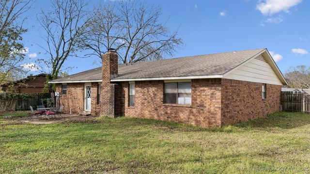 2613 S Sycamore Avenue, Broken Arrow, OK 74012
