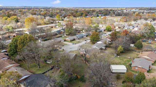 2613 S Sycamore Avenue, Broken Arrow, OK 74012