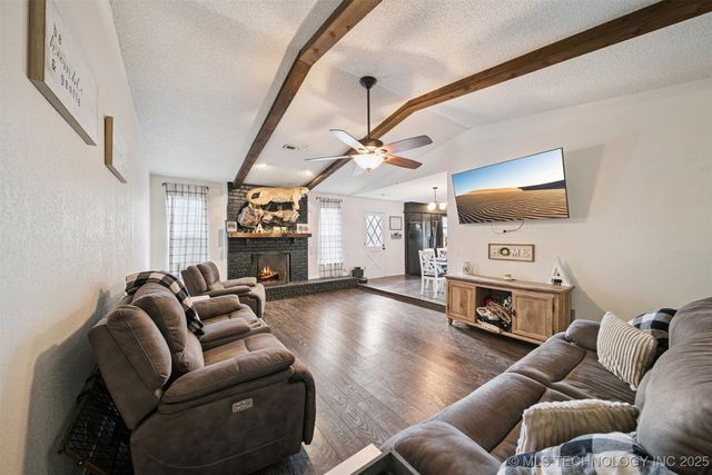 2613 S Sycamore Avenue, Broken Arrow, OK 74012