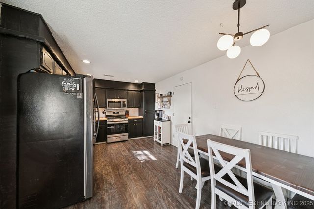 2613 S Sycamore Avenue, Broken Arrow, OK 74012