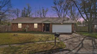 2613 S Sycamore Avenue, Broken Arrow, OK 74012