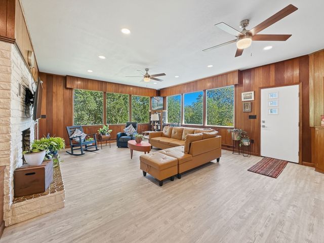 625 E Whitney Street, Hamilton, TX 76531