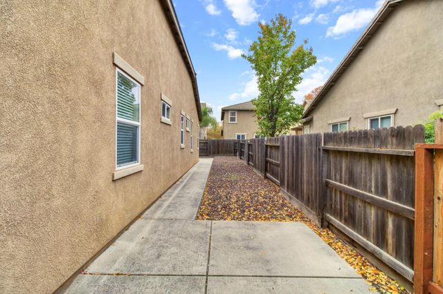 9452 N Kiefer Blvd, Sacramento, CA 95826