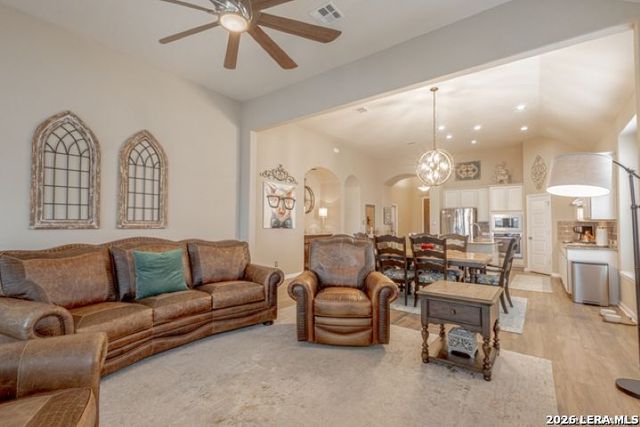832 Silver Fox, Cibolo, TX 78108