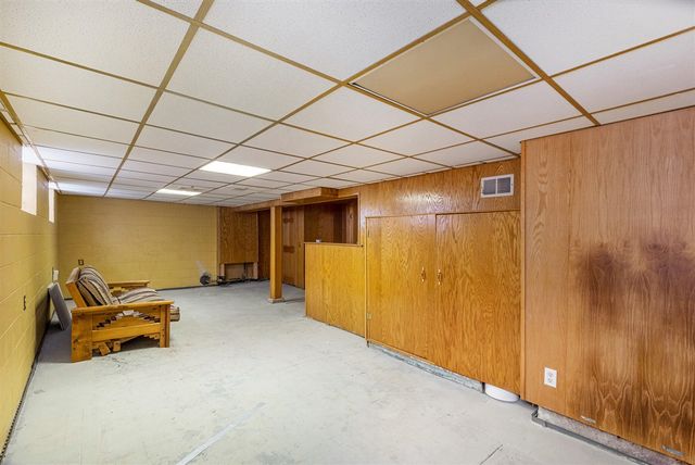 720 Giddings Avenue, Grand Rapids, MI 49506