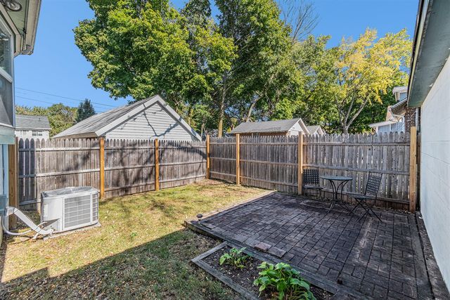 720 Giddings Avenue, Grand Rapids, MI 49506