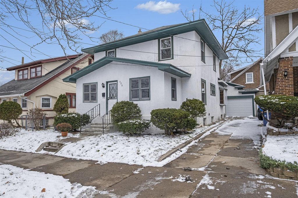 720 Giddings Avenue, Grand Rapids, MI 49506