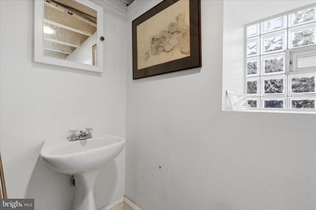 39 E ABINGTON AVE, Philadelphia, PA 19118