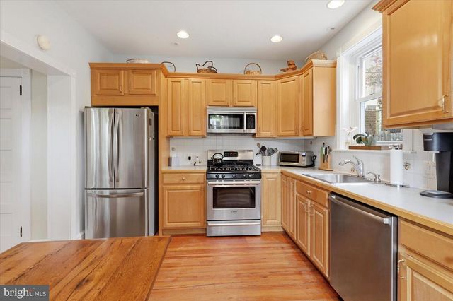 39 E ABINGTON AVE, Philadelphia, PA 19118