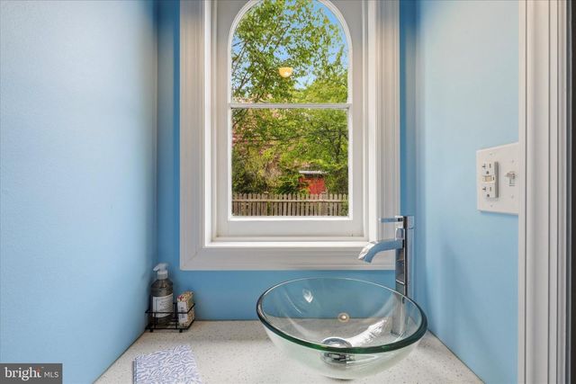 39 E ABINGTON AVE, Philadelphia, PA 19118