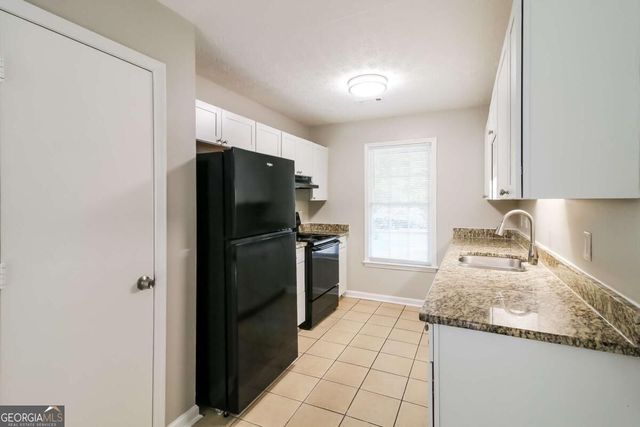 8605 Collins Drive, Jonesboro, GA 30236
