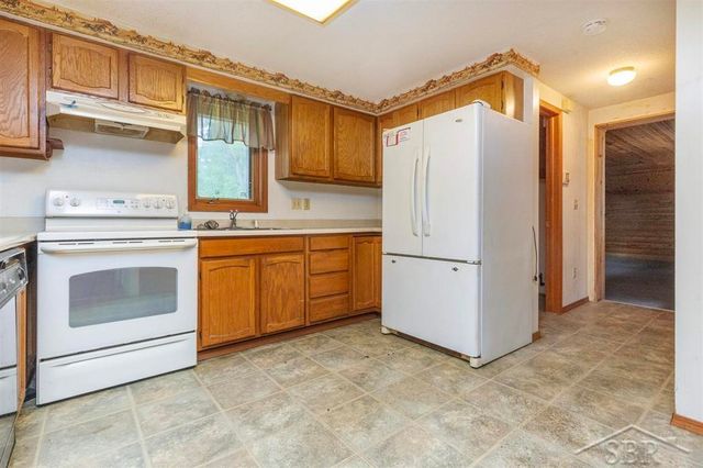 1156 S Alamando Road, Shepherd, MI 48883
