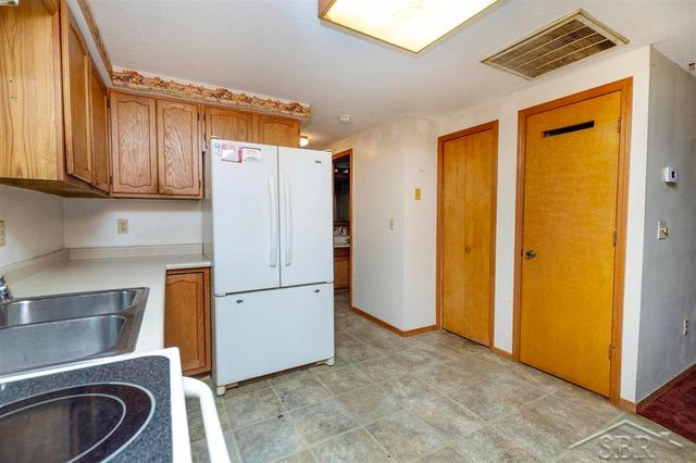 1156 S Alamando Road, Shepherd, MI 48883