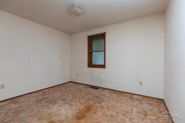 1156 S Alamando Road, Shepherd, MI 48883