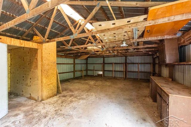 1156 S Alamando Road, Shepherd, MI 48883