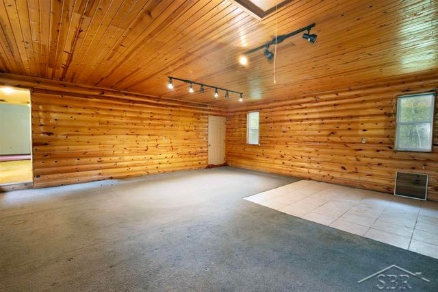 1156 S Alamando Road, Shepherd, MI 48883