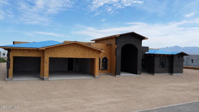 425 VISTA DEL RIO Avenue, El Paso, TX 79932