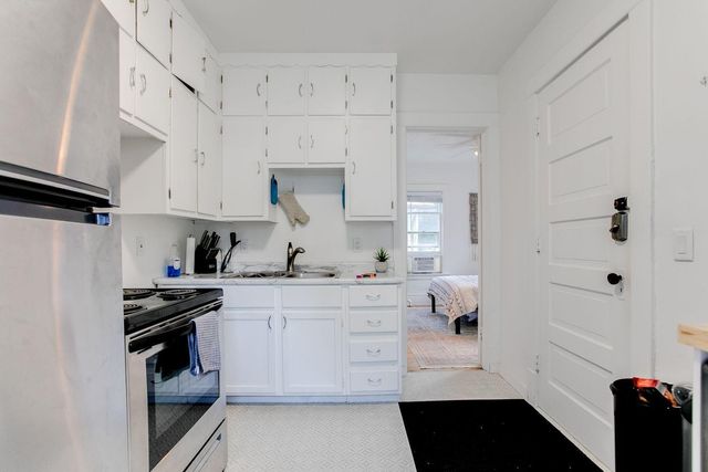 3305 32nd Avenue S, Minneapolis, MN 55406
