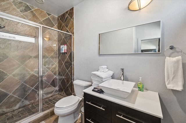 908 Hutchins Street, Houston, TX 77003