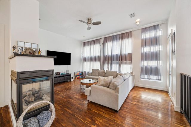 908 Hutchins Street, Houston, TX 77003