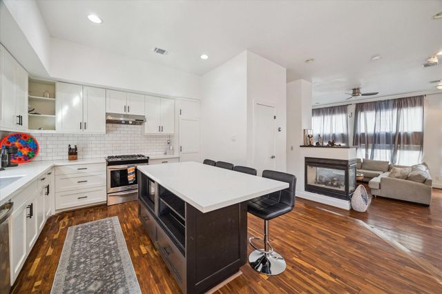 908 Hutchins Street, Houston, TX 77003