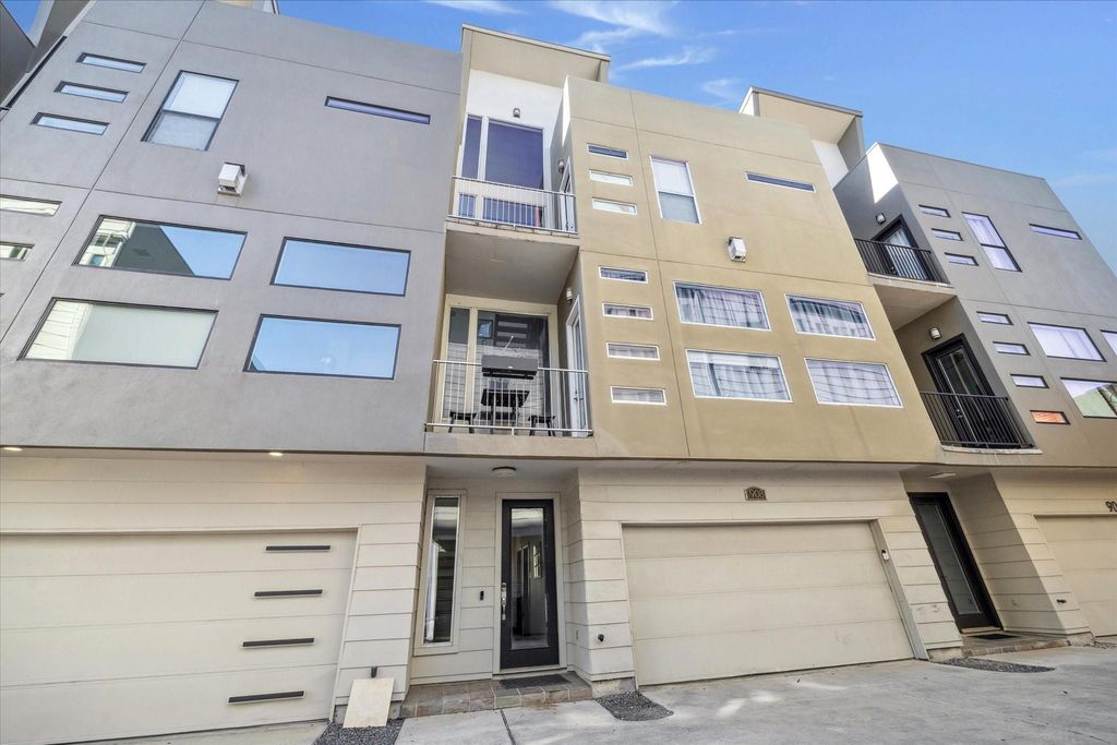 908 Hutchins Street, Houston, TX 77003