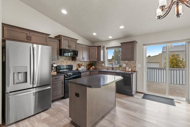 521 N Calvin Ln, Spokane Valley, WA 99216