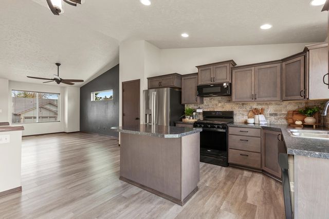 521 N Calvin Ln, Spokane Valley, WA 99216