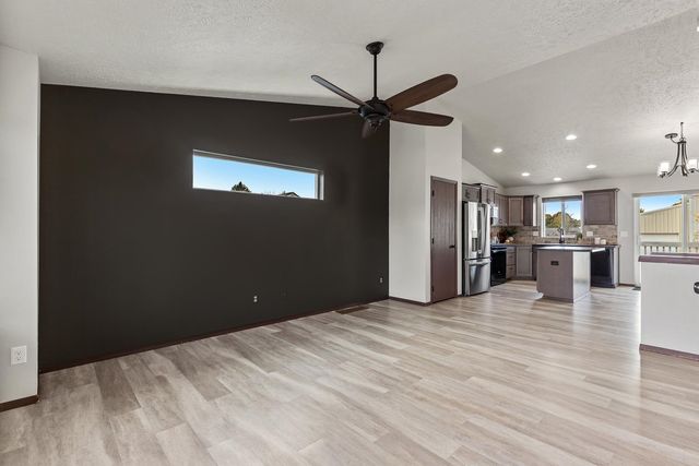 521 N Calvin Ln, Spokane Valley, WA 99216