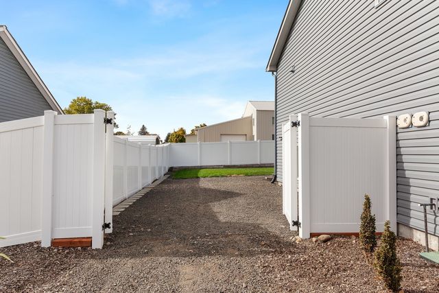 521 N Calvin Ln, Spokane Valley, WA 99216