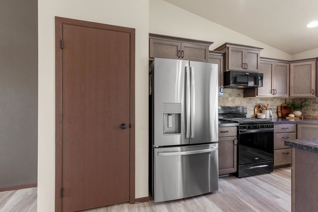 521 N Calvin Ln, Spokane Valley, WA 99216