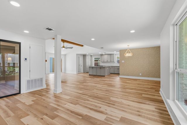 10711 Ella Lee Lane, Houston, TX 77042