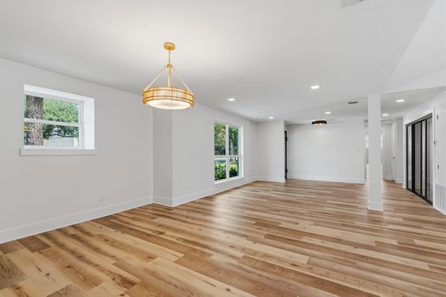 10711 Ella Lee Lane, Houston, TX 77042
